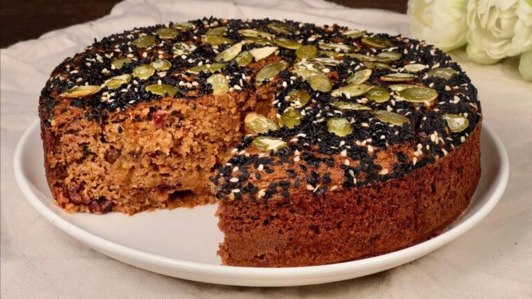Difficile à croire… Ce cake sain se prépare sans farine ni sucre en 15 minutes !