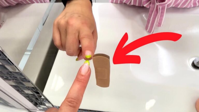 Tu ne vas pas le croire… sécurise-toi avec un simple pansement en voyage !