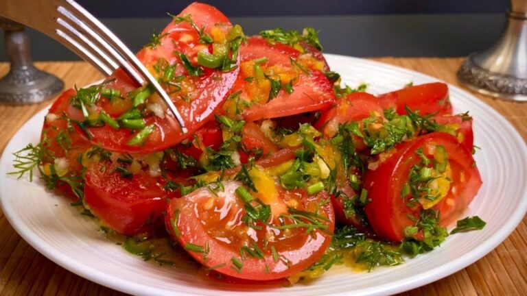 Incroyable… cette entrée savoureuse avec juste quelques tomates et une astuce secrète !