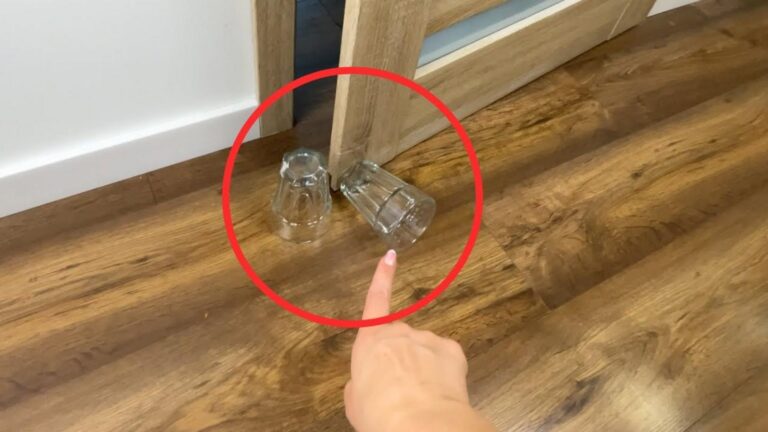 Tu ne vas pas le croire… un simple verre pour sécuriser ta chambre d’hôtel !