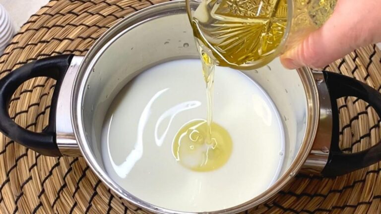 Incroyable… Tu ne devineras jamais ce qui arrive quand tu mets de l&rsquo;huile dans du lait !