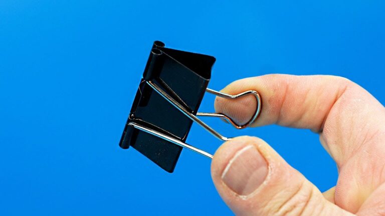 Découvrez 5 utilisations surprenantes des trombones pour simplifier votre vie !