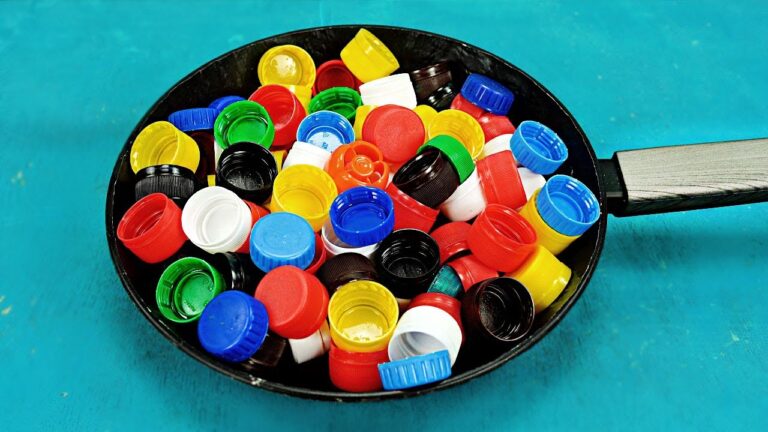 Transforme 5 bouchons en plastique en assiettes DIY éco-responsables !
