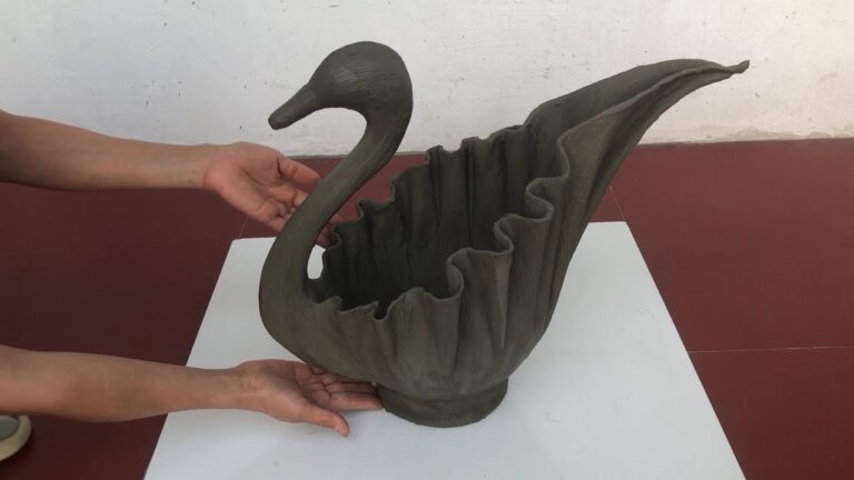 Créez 5 pots de fleurs en forme de cygne avec des chutes de tissu !
