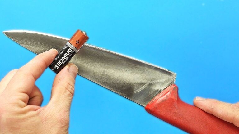 Affûtez votre couteau en 3 minutes avec une simple batterie !