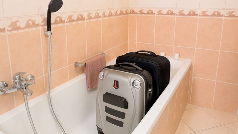5 raisons de poser tes valises dans la baignoire d’hôtel pour un séjour inoubliable !